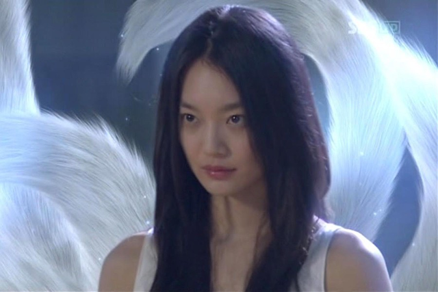 Shin Min Ah lại makeup đậm, phản ứng của netizen đã khác- Ảnh 6.