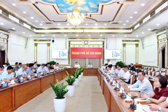 Th&agrave;nh phố Hồ Ch&iacute; Minh quyết t&acirc;m vượt chỉ ti&ecirc;u ph&aacute;t triển nh&agrave; ở x&atilde; hội, đẩy nhanh tiến độ c&aacute;c dự &aacute;n - Ảnh 4.
