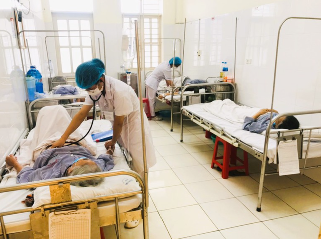 Mẹ chồng bị tai nạn, nằm viện cả th&aacute;ng trời m&agrave; kh&ocirc;ng mất một đồng viện ph&iacute;: T&ocirc;i bất ngờ ph&aacute;t hiện b&iacute; mật chồng giấu suốt nhiều năm - Ảnh 1.