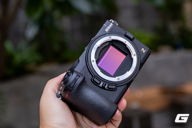 Cận cảnh Nikon Z5IIC: Khi chữ C bị gọi vui l&agrave; &ldquo;Cắt&rdquo;, liệu đ&acirc;y c&oacute; phải một chiếc full-frame đ&aacute;ng mua? - Ảnh 18.