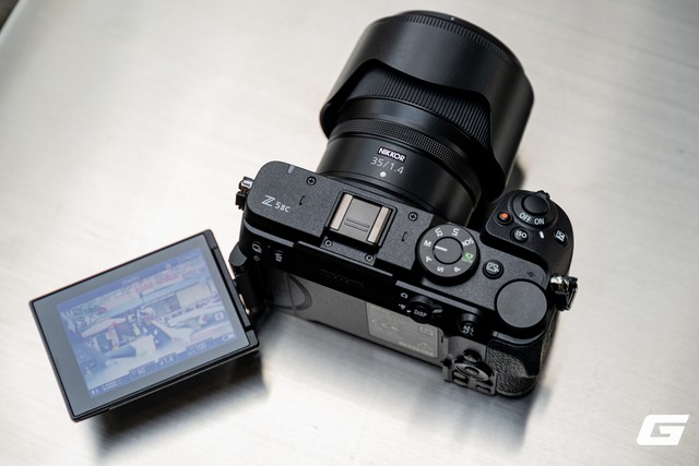 Cận cảnh Nikon Z5IIC: Khi chữ C bị gọi vui l&agrave; &ldquo;Cắt&rdquo;, liệu đ&acirc;y c&oacute; phải một chiếc full-frame đ&aacute;ng mua? - Ảnh 5.