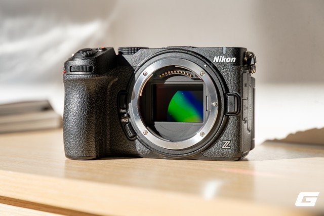 Cận cảnh Nikon Z5IIC: Khi chữ C bị gọi vui l&agrave; &ldquo;Cắt&rdquo;, liệu đ&acirc;y c&oacute; phải một chiếc full-frame đ&aacute;ng mua? - Ảnh 1.