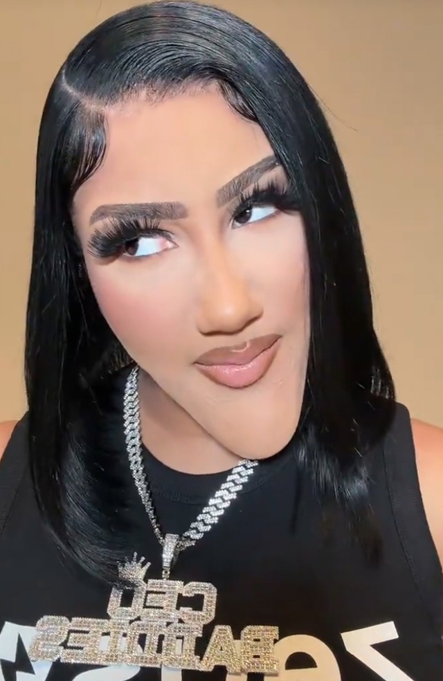 Sao USUK chơi lớn Halloween: Paris Hilton bê trăn sống hóa Britney Spears, Kim Kardashian hóa trang thành chính... con gái mình!- Ảnh 5.
