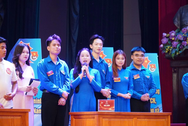 Chung kết Cuộc thi “Con đường ánh sáng” nhân kỷ niệm 70 năm Ngày truyền thống Học viện Thanh thiếu niên Việt Nam - Ảnh 11.