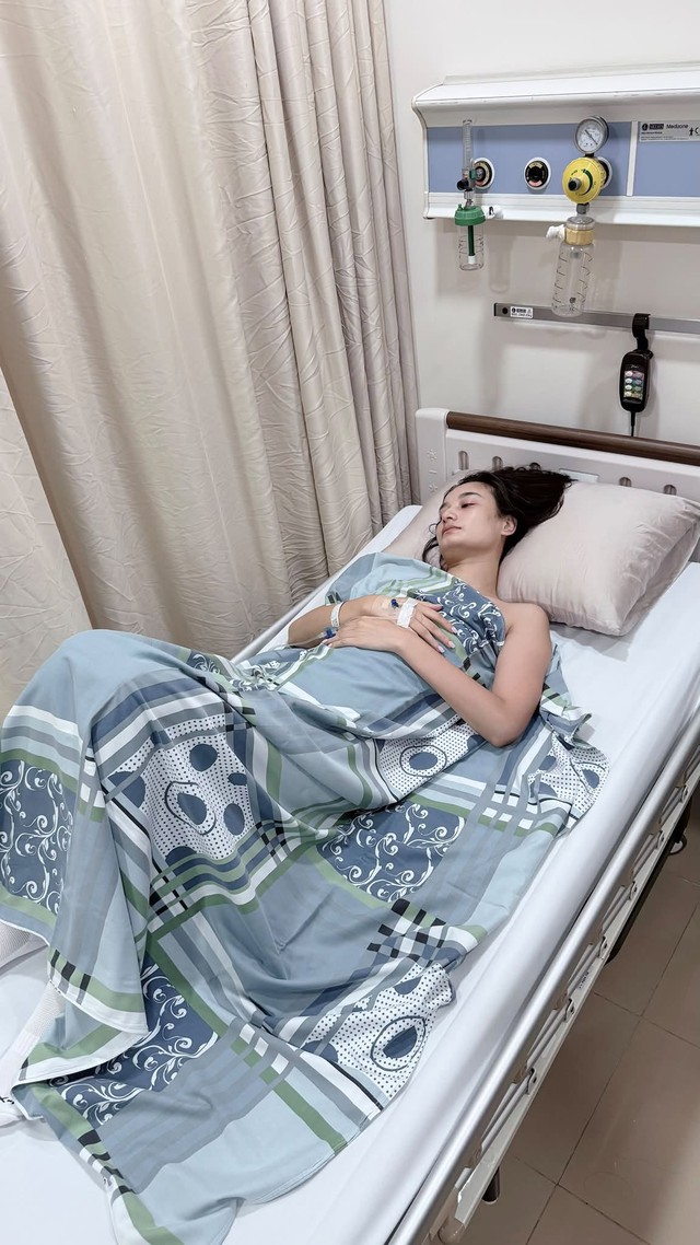 11 năm h&ocirc;n nh&acirc;n của L&ecirc; Th&uacute;y: Vất vả đi t&igrave;m con, chồng từng vướng nghi ngờ giới t&iacute;nh- Ảnh 6.