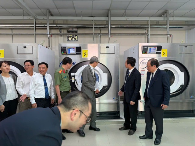 Từ nhà giặt chuẩn Nhật đến đổi mới quản trị y tế - Ảnh 4.