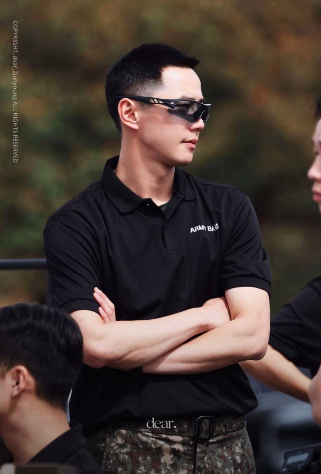 Trai đẹp nổi hơn cồn nhờ đi nhập ngũ, tóc 3 phân đơn giản thế mà bảnh!- Ảnh 2.