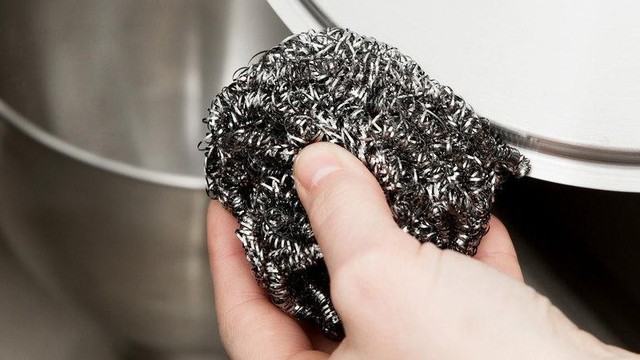 5 lời khuyên cho những gia đình đang dùng miếng cọ xoong nồi - Ảnh 1.