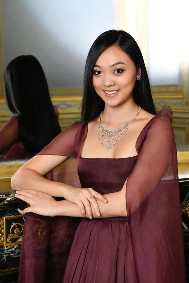 Con gái Lý Liên Kiệt tốt nghiệp Harvard, hỗ trợ bố làm từ thiện và quản lý khối tài sản 7000 tỷ đồng- Ảnh 5.