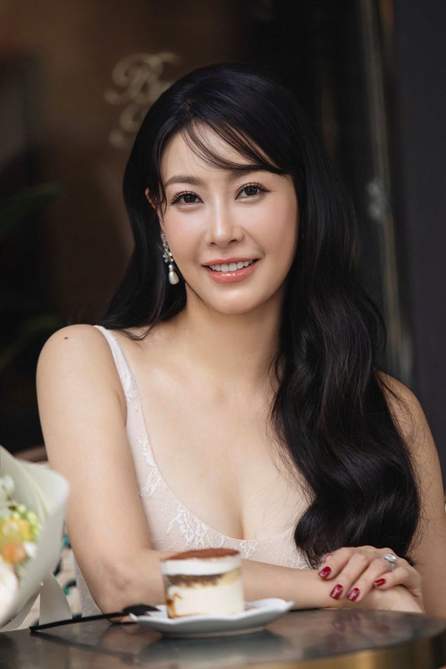 Hoa hậu Việt t&aacute;i h&ocirc;n với doanh nh&acirc;n c&oacute; 1 con ri&ecirc;ng nay sống trong biệt thự trăm tỷ- Ảnh 7.