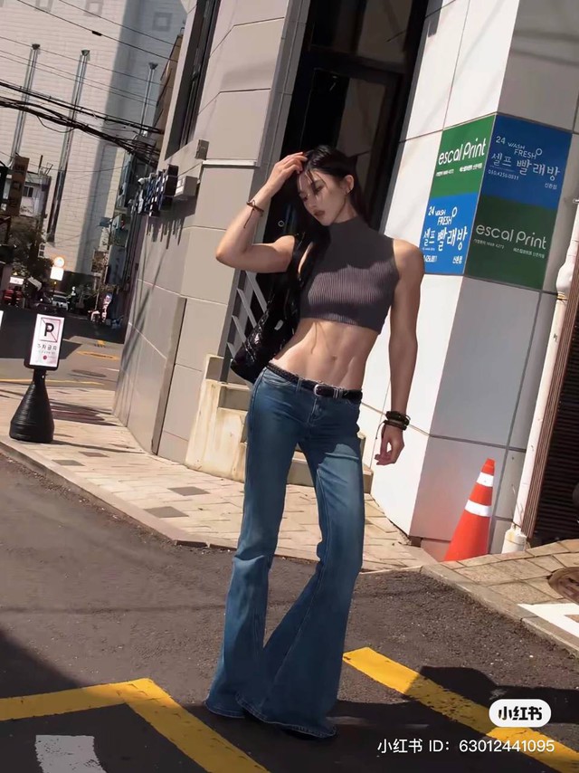 "So&aacute;i tỷ" g&acirc;y ch&uacute; &yacute; với v&oacute;c d&aacute;ng kh&ocirc;ng tưởng tr&ecirc;n đường phố l&agrave; ai?- Ảnh 3.