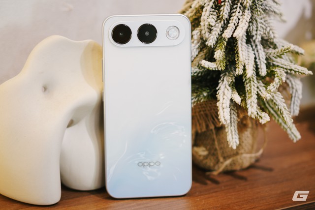 Đ&acirc;y l&agrave; OPPO A7 Pro 5G: Smartphone d&ograve;ng A đầu ti&ecirc;n khiến m&igrave;nh chủ động lật camera selfie khi đi chơi - Ảnh 1.