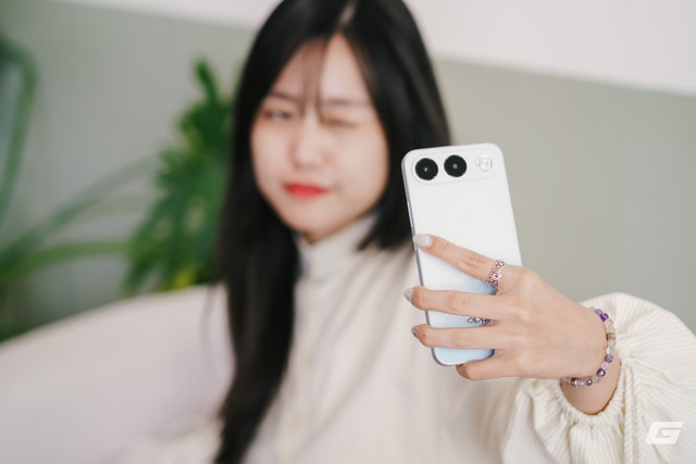 Đ&acirc;y l&agrave; OPPO A7 Pro 5G: Smartphone d&ograve;ng A đầu ti&ecirc;n khiến m&igrave;nh chủ động lật camera selfie khi đi chơi - Ảnh 2.