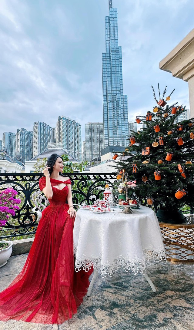 Ph&uacute; b&agrave; Vbiz mở b&aacute;n b&aacute;nh canh trong biệt thự đối diện Landmark 81- Ảnh 4.