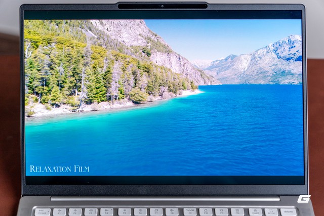 Trên tay Lenovo Yoga Slim 7 Gen 11 Aura Edition: Nhẹ tênh trên một tay, Core Ultra 7 355 dư sức đáp ứng công việc hằng ngày, Aura Edition nhiều tính năng thông minh- Ảnh 10.