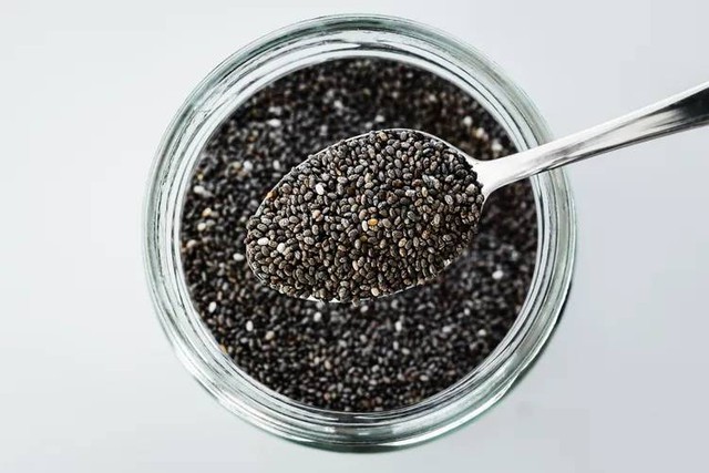 15 thực phẩm giàu omega-3 hơn quả óc chó: Không chỉ có cá hồi, nhiều món quen thuộc cũng là nguồn bổ sung tuyệt vời- Ảnh 2.