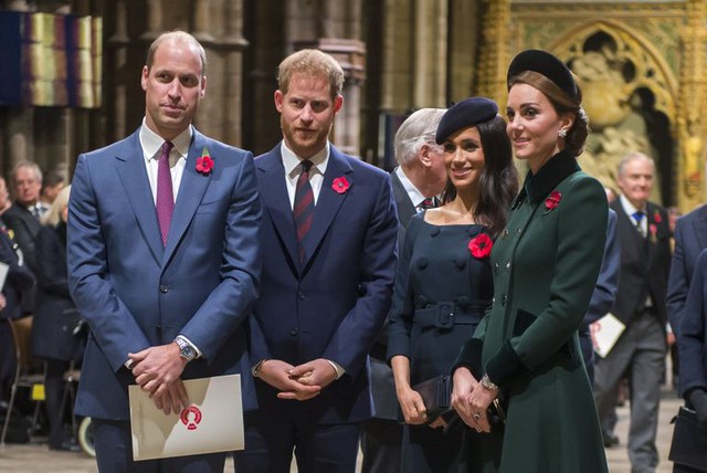 Harry v&agrave; Meghan bị đồn chuẩn bị xin lỗi William v&agrave; Kate, người th&acirc;n cận lập tức l&ecirc;n tiếng - Ảnh 3.