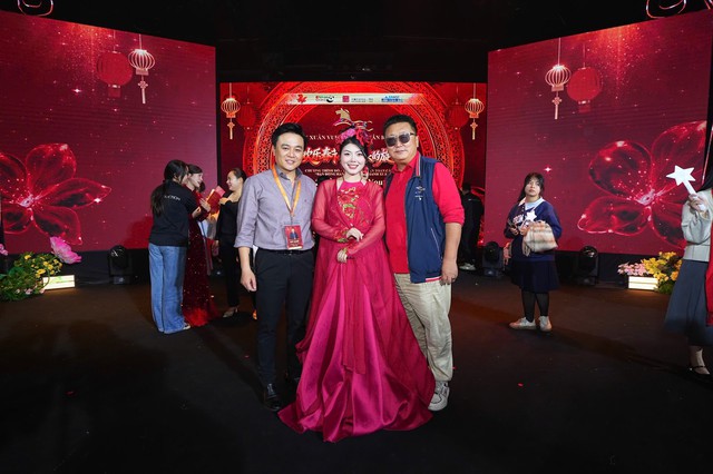 Đạo diễn Phan Bảo tự h&agrave;o v&agrave; hạnh ph&uacute;c khi thực hiện chương tr&igrave;nh đ&oacute;n Tết Nguy&ecirc;n đ&aacute;n to&agrave;n cầu 2026 &ldquo;Bạn đồng h&agrave;nh của tuổi thanh xu&acirc;n&rdquo; - Ảnh 2.