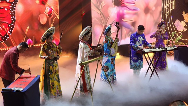 Đạo diễn Phan Bảo tự h&agrave;o v&agrave; hạnh ph&uacute;c khi thực hiện chương tr&igrave;nh đ&oacute;n Tết Nguy&ecirc;n đ&aacute;n to&agrave;n cầu 2026 &ldquo;Bạn đồng h&agrave;nh của tuổi thanh xu&acirc;n&rdquo; - Ảnh 6.