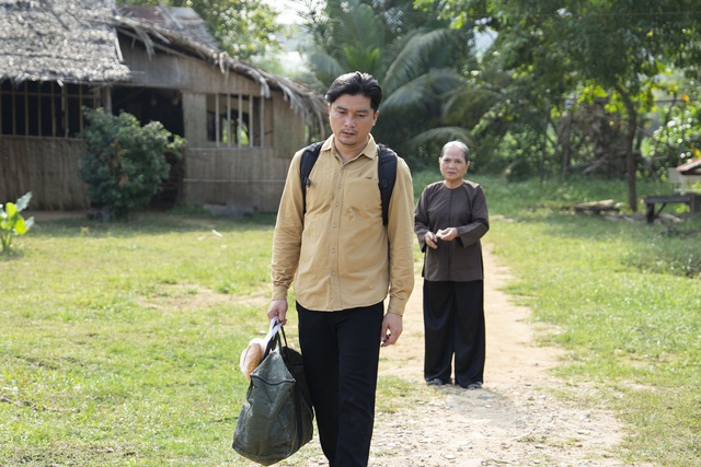 Phan Đinh T&ugrave;ng ra MV "Nước ngo&agrave;i"- Ảnh 2.