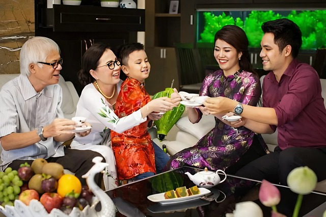 Người EQ cao không bao giờ nói những câu này khi đi chúc Tết - Ảnh 2.