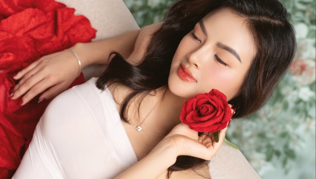 Nữ ca sĩ L&agrave;o Cai "t&aacute;i sinh" khi lấy t&ecirc;n của Hồ Ngọc H&agrave; l&agrave;m một việc- Ảnh 2.