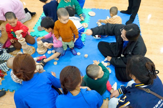 Trao y&ecirc;u thương 2026: H&agrave;nh tr&igrave;nh lan tỏa y&ecirc;u thương đến c&aacute;c em b&eacute; ch&ugrave;a Hồi Long - Ảnh 2.