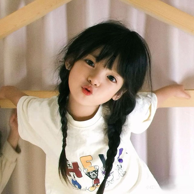 Kh&ocirc;ng cần xem phong thủy, nh&igrave;n v&agrave;o gương mặt một đứa trẻ l&agrave; biết gia đ&igrave;nh đ&oacute; đang ổn hay bất ổn- Ảnh 1.