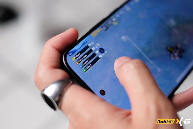 Smartphone n&agrave;y &ldquo;ph&aacute; đảo cấu h&igrave;nh&rdquo; với 4,3 triệu điểm AnTuTu, c&oacute; quạt thổi v&ugrave; v&ugrave; v&agrave; trong hộp c&ograve;n k&egrave;m cả&hellip; chổi- Ảnh 10.