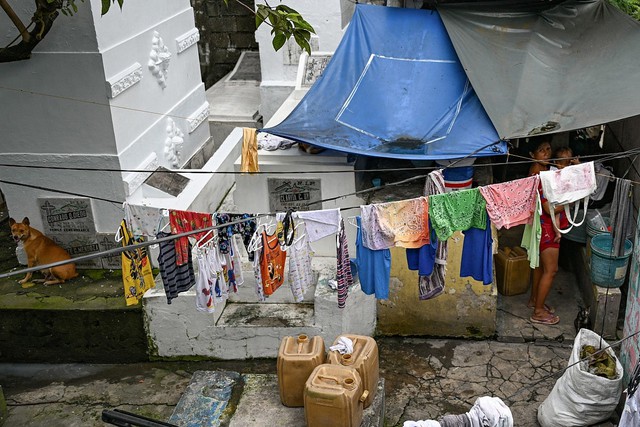 C&acirc;u chuyện của 6.000 người sống giữa nghĩa trang: Người chết v&agrave; người sống c&ugrave;ng "cộng sinh" như thế n&agrave;o?- Ảnh 7.