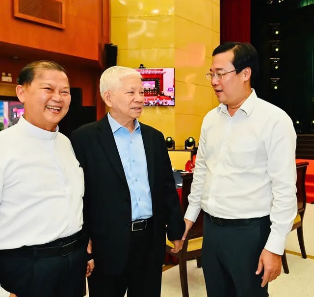 Giữ g&igrave;n, ph&aacute;t huy gi&aacute; trị truyền thống c&aacute;c thế hệ đi trước d&agrave;y c&ocirc;ng vin đắp - Ảnh 2.