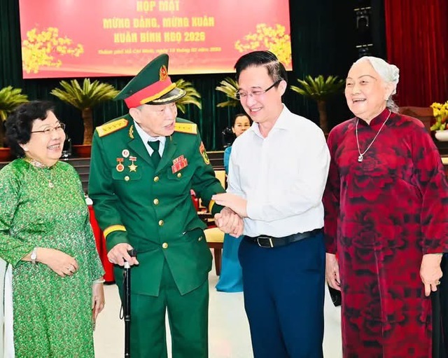 Giữ g&igrave;n, ph&aacute;t huy gi&aacute; trị truyền thống c&aacute;c thế hệ đi trước d&agrave;y c&ocirc;ng vin đắp - Ảnh 4.