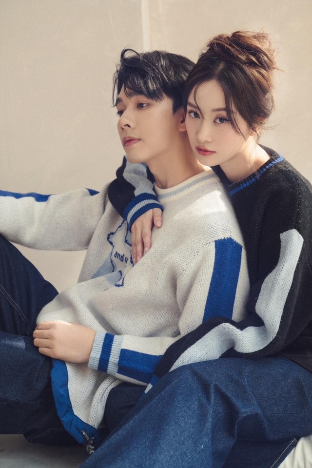 "Nổ" clip cặp sao Việt bị bắt gặp tình tứ trên máy bay - Ảnh 4.