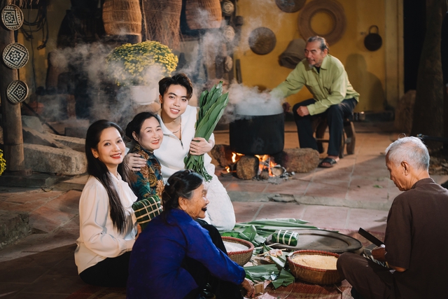 Vũ Diệu Thảo c&ugrave;ng nam ca sĩ Gen Z kể chuyện Tết b&igrave;nh an- Ảnh 8.