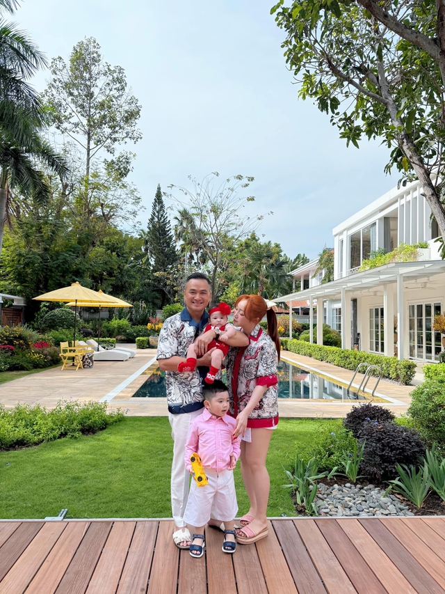 Nam nghệ sĩ cưới vợ đại gia k&eacute;m 16 tuổi, bỏ showbiz, l&agrave;m gi&aacute;m đốc bảo t&agrave;ng, biệt thự trải khắp TP.HCM - Ảnh 7.