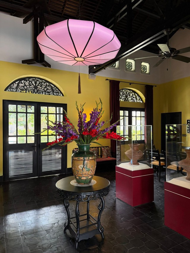 Nam nghệ sĩ cưới vợ đại gia k&eacute;m 16 tuổi, bỏ showbiz, l&agrave;m gi&aacute;m đốc bảo t&agrave;ng, biệt thự trải khắp TP.HCM - Ảnh 14.