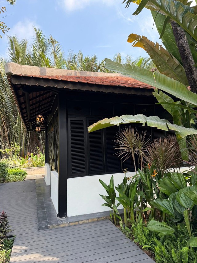 Nam nghệ sĩ cưới vợ đại gia k&eacute;m 16 tuổi, bỏ showbiz, l&agrave;m gi&aacute;m đốc bảo t&agrave;ng, biệt thự trải khắp TP.HCM - Ảnh 12.