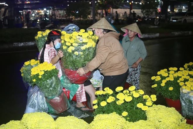 Th&agrave;nh phố Hồ Ch&iacute; Minh&nbsp;rực rỡ sắc xu&acirc;n trong Lễ khai mạc Chợ hoa Tết B&igrave;nh Đ&ocirc;ng &ndash; B&iacute;nh Ngọ 2026 - Ảnh 4.