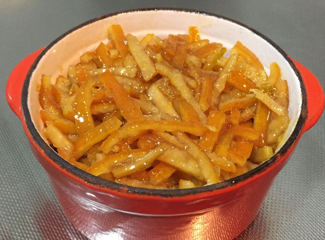 Đi chợ Tết chưa? B&aacute;c sĩ m&aacute;ch 3 m&oacute;n ăn vặt &ldquo;tuổi thơ&rdquo; gi&uacute;p điều h&ograve;a kh&iacute; huyết, tăng cường chức năng l&aacute; l&aacute;ch, th&uacute;c đẩy m&aacute;i t&oacute;c khỏe mạnh- Ảnh 1.