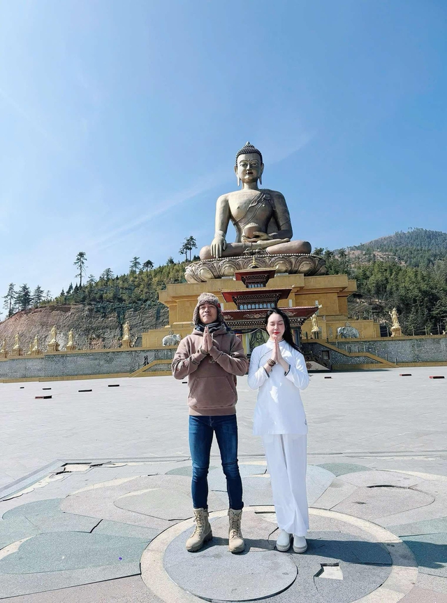 Nam ca sĩ tuổi ngựa đào hoa thay đổi vì hot girl kém 12 tuổi, có nhà mặt tiền hàng Khay, biệt thự 50 tỷ - Ảnh 3.