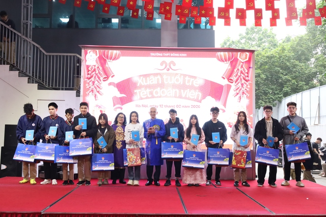 Trường THPT Đ&ocirc;ng Kinh tổ chức chương tr&igrave;nh &ldquo;Xu&acirc;n gắn kết &ndash; Tết đo&agrave;n vi&ecirc;n&rdquo; ch&agrave;o mừng Xu&acirc;n B&iacute;nh Ngọ 2026 - Ảnh 1.