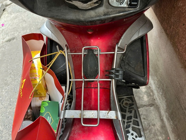 Thấy t&ocirc;i mang lễ Tết về nh&agrave; chồng cũ, chồng mới n&oacute;i một c&acirc;u m&agrave; t&ocirc;i rơi nước mắt v&igrave; đ&atilde; lấy đ&uacute;ng người rồi! - Ảnh 1.