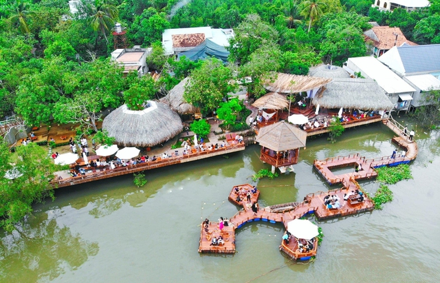 Nữ nghệ sĩ tuổi ngựa l&agrave; b&agrave; chủ khu nghỉ dưỡng 50.000m2, hai spa ở TP.HCM, sinh 4 con cho đại gia- Ảnh 5.