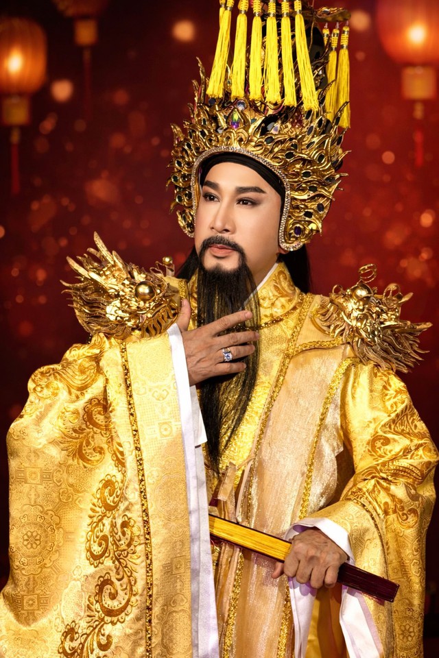 “Ông hoàng cải lương” tuổi ngựa từng có 1000 cây vàng, tuổi 60 sống bên vợ 3 trong biệt thự ở TP.HCM- Ảnh 2. “Ông hoàng cải lương” tuổi ngựa từng có 1000 cây vàng, tuổi 60 sống bên vợ 3 trong biệt thự ở TP.HCM- Ảnh 2.