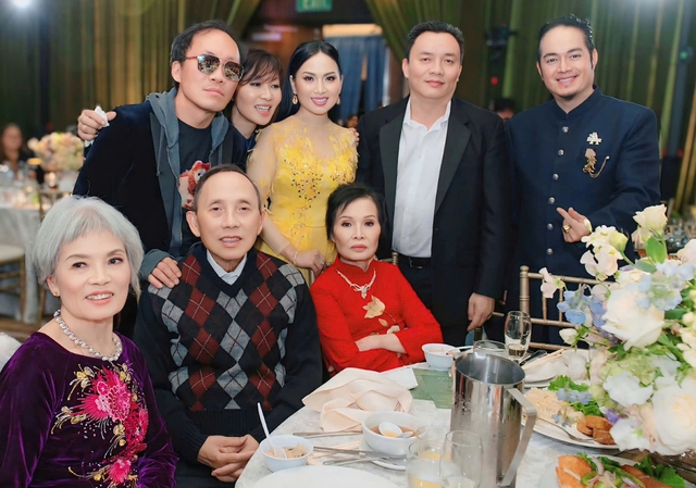 Nữ "ca sĩ gi&agrave;u nhất Việt Nam" c&ocirc;ng khai h&igrave;nh ảnh bố mẹ chồng: Mối quan hệ ra sao?- Ảnh 1.