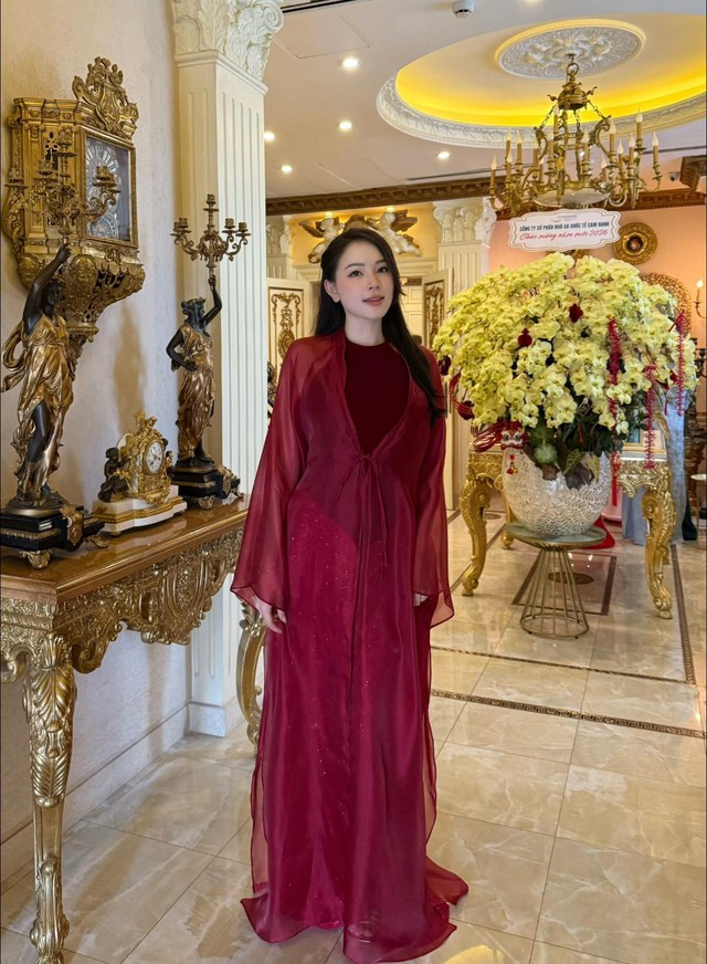 H&agrave;nh động lạ của b&agrave; x&atilde; Phillip Nguyễn- Ảnh 1.