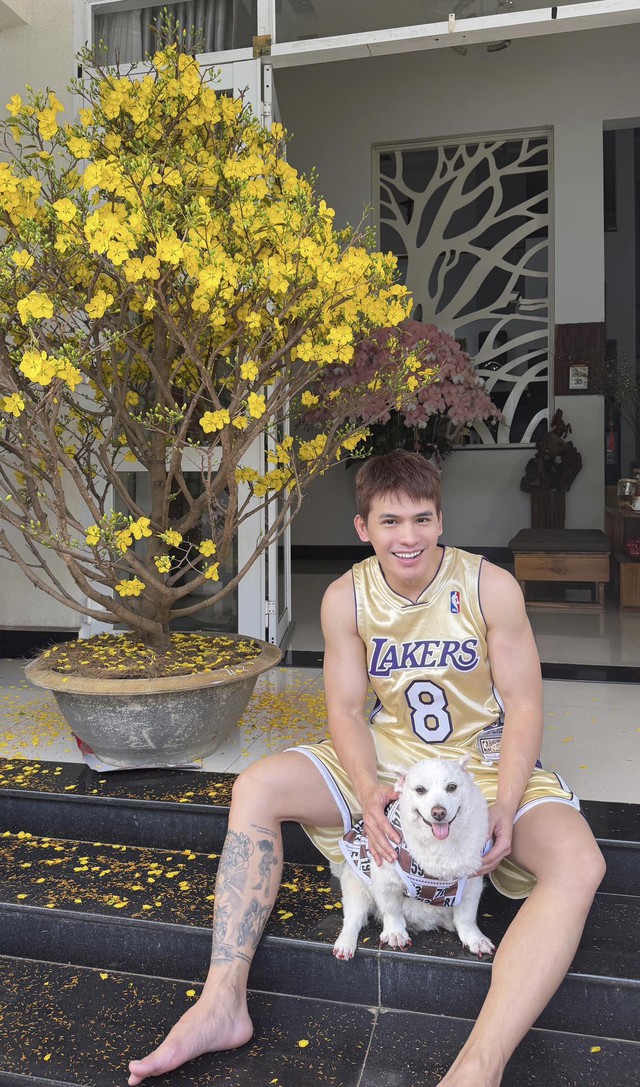 Hai nam ca sĩ U40 nổi tiếng hàng đầu Việt Nam mồ côi cả cha lẫn mẹ - Ảnh 2.