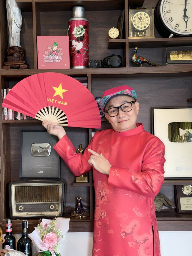 Cuộc sống của 2 "vua hài kịch" nổi tiếng nhất Việt Nam, sở hữu nhà thờ trăm tỷ, thích ăn dưa muối, cá khô- Ảnh 1. Cuộc sống của 2 "vua hài kịch" nổi tiếng nhất Việt Nam, sở hữu nhà thờ trăm tỷ, thích ăn dưa muối, cá khô- Ảnh 1.