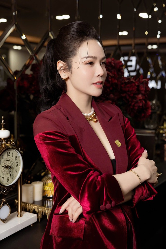 Nữ nghệ sĩ làm mẹ đơn thân vì yêu ai cũng khổ, 40 tuổi tự sinh con, sở hữu biệt thự 20 tỷ ở TP.HCM- Ảnh 6. Nữ nghệ sĩ làm mẹ đơn thân vì yêu ai cũng khổ, 40 tuổi tự sinh con, sở hữu biệt thự 20 tỷ ở TP.HCM- Ảnh 6.