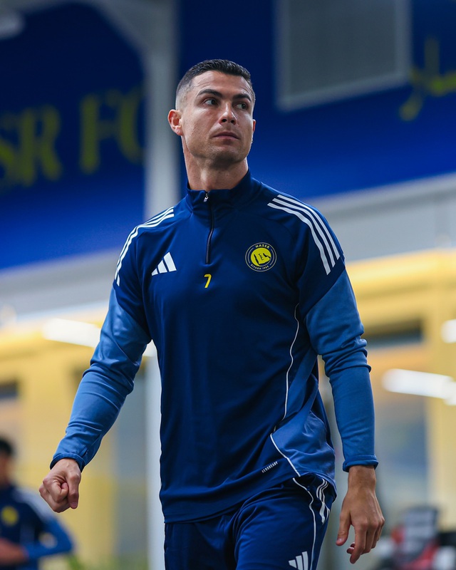 Ronaldo bất ngờ "đ&igrave;nh c&ocirc;ng"- Ảnh 1.